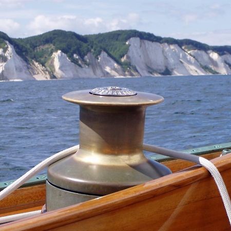 Staysail Stege Luaran gambar